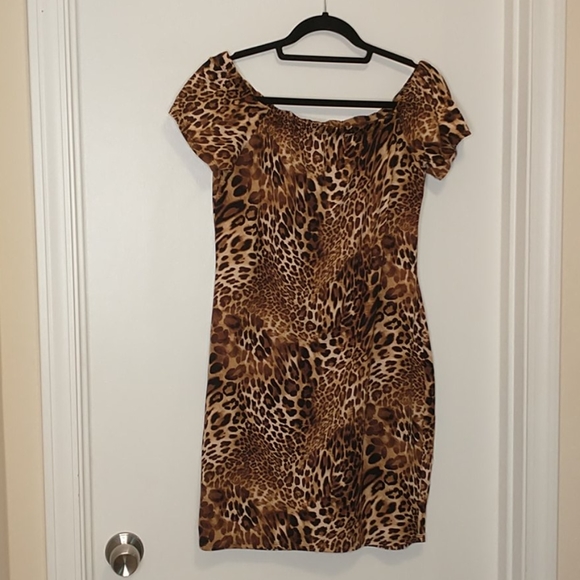 Forever 21 Dresses & Skirts - Forever 21 off the shoulder animal print dress